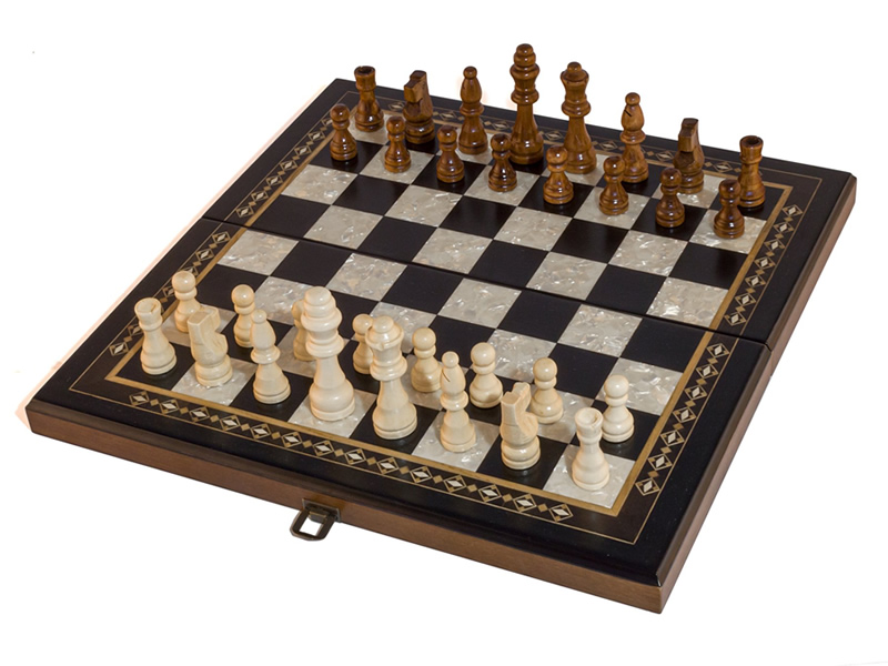 дървен ръчно изработен комплект за шах за пътуване